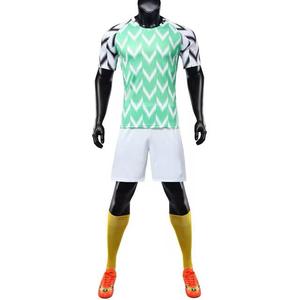 Maillot de football de club personnalisé de haute qualité avec sublimation complète avec style d'ensemble d'uniformes conçus par des professionnels - Product Image 1