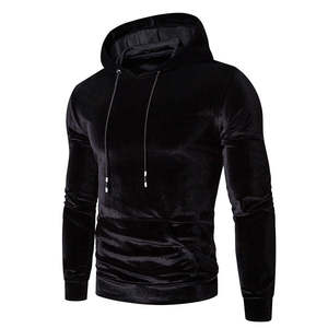 เสื้อฮู้ดกำมะหยี่สำหรับผู้ชายสีดำล้วนของนักออกแบบกำหนดเองไซส์ใหญ่พิเศษความยาวสั้นพร้อมเทคนิคพัฟอุปกรณ์เสริมเสื้อผ้าที่สมบูรณ์แบบ - Product Image 1