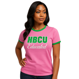 HBCU femmes instruites Chenille contraste garniture sonnerie t-shirt rose avec des lettres brodées vertes coton sororité vêtements grecs - Product Image 1