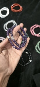 Pulsera de cuentas de amatista natural con dije de Buda, pulsera elástica de piedras preciosas, regalo espiritual, venta al por mayor - Product Image 2