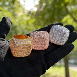 Anillo de compromiso de moissanita VVS de lujo con incrustaciones de plata, estilo hip hop, para fiesta, para hombre - Product Image 6