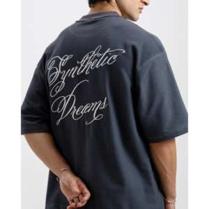 Camiseta Reverse Detail 100% Poliéster Synthetic Dreams con Logotipo Estampado en Serigrafía y Patrón Tejido - Product Image 4