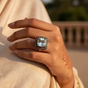 Magnifique bague en or plaqué or avec topaze bleue et accents de diamants pour femmes - Technologie d'incrustation, design tendance - Product Image 2
