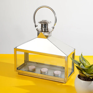 Linternas de inspiración vintage Soluciones de iluminación atemporales Linternas alimentadas por energía solar Ilumina tu exterior de manera sostenible - Product Image 1