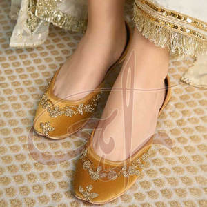 Calzado de Alta Calidad con Diseño Personalizado Antideslizante para Mujer, Khussa con Suela Antideslizante y Parte Superior de Cuero Sintético, para Todas las Temporadas - Product Image 2