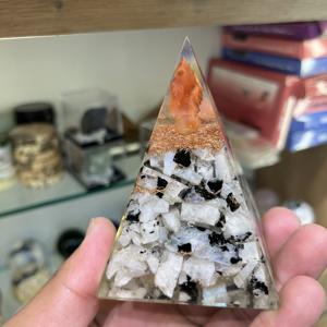 Pirámide de Orgón de Piedra Lunar Arcoíris Natural Pulida a Mano, Punta de Flecha de Cornalina, Duradera, Reiki, Sanación de Chakras, Protección - Product Image 6