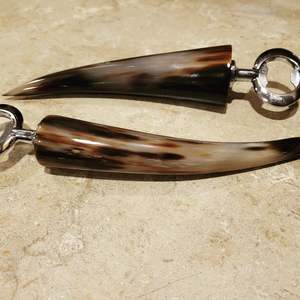 Cuerno de búfalo duradero y abridor de botellas de acero inoxidable Fabricante Abridor de cerveza de cuerno de buey hecho a mano con logotipo para regalo - Product Image 5