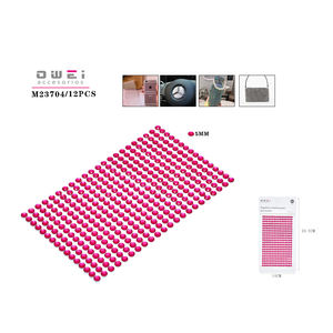 Petits autocollants décoratifs en diamant rose - Product Image 1