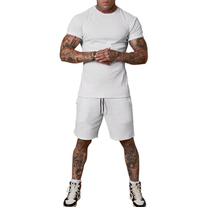 Costume à manches courtes personnalisé de couleur unie pour hommes T-shirt costume de sport Ensemble deux pièces d'été mince pour hommes Fabricants de vêtements personnalisés 2025 - Product Image 4