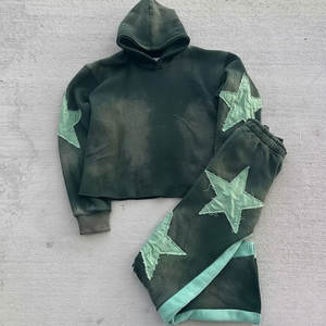 ชุดสตรีทแวร์ฮู้ดดี้ปักโลโก้แบบกำหนดเอง พร้อมกางเกงขายาวทรงบานสำหรับผู้ชาย - Product Image 1