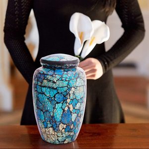 Vente en gros Urne de crémation en métal pour adultes finition mosaïque motif animal laiton aluminium objets décoratifs élégants pour homme femme - Product Image 3