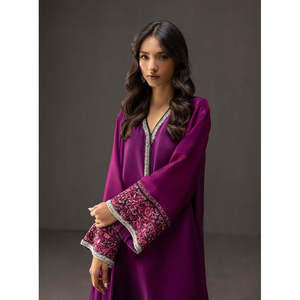 Ensemble 3 pièces Zainab Chotani en satin et soie imprimée brodée avec chemise, dupatta et pantalon BIC-1716 - Product Image 6