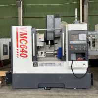 Centre d'usinage CNC vertical haute vitesse VMC640 avec commande GSK, broche BT40 simple pour la production de moules, matrices et composants automobiles