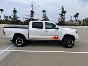 Toyota Tacoma TRD Pro 2015, Doble Cabina, 4x4, Motor V6, Tracción en las Cuatro Ruedas, Diferencial Trasero con Bloqueo - Product Image 2