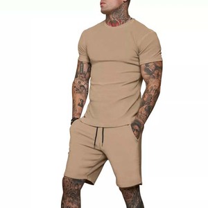 Venta al por mayor de ropa deportiva de verano de los hombres personalizados transpirable algodón poliéster manga corta Camiseta Slim Fit Twin conjuntos con bordado - Product Image 4