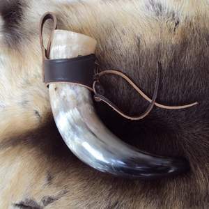 Corne à boire Viking de haute qualité avec support en cuir écologique Vente à l'exportation polie par HF CRAFTS India - Product Image 1