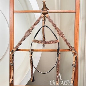 Ensemble de serre-tête et de collier de poitrine en cuir repoussé à la main personnalisé Western Horse Tack Set pour Cowboy Rodeo Trail Riding & Equestrian Gear - Product Image 1