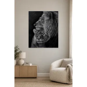 Impression sur toile de la paire de lions Fida en profil sur fond noir - Product Image 1