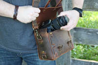 Tas Kamera Kulit Asli ALBORZ Vintage Retro Kasual untuk Fotografer DSLR Berkualitas Tinggi dengan Ritsleting, Pembagi Berlapis, dan Ringan