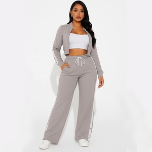 ชุดวอร์มสีเทาอ่อนของผู้หญิงเสื้อแจ็คเก็ตเอวลอยแบบสองชิ้นและกางเกงขากว้างแนวอุตสาหกรรม - Product Image 6