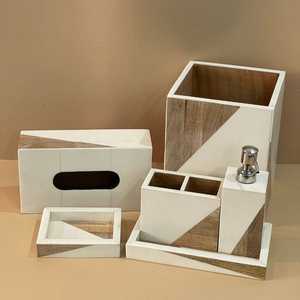 Juego de accesorios de baño modernos de alta calidad decorativos, juego de baño doméstico de resina y madera, hotel de lujo - Product Image 1