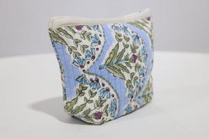 Sac imprimé à la main avec un riche travail d'impression culturelle, conçu pour un transport quotidien confortable, un usage quotidien et un choix de cadeau - Product Image 3