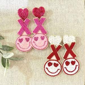 Boucles d'oreilles légères faites à la main en perles de verre à motif de fils colorés MOHSIN HANDICRAFTS Modèle MH-427 pour les fêtes - Product Image 2