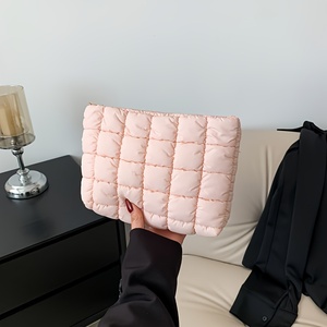 Tùy Chỉnh Mềm Quilted Puffer Độn Vuông Trang Điểm Pouch Phụ Nữ Puffy Túi Phụ Nữ Dây Kéo Mỹ Phẩm Ly Hợp Túi - Product Image 1