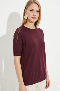 Venta al por mayor del fabricante: Top de punto de manga corta para mujer, color ciruela, cuello redondo, de algodón y acrílico, para verano, con detalle de hombros calados. - Product Image 5
