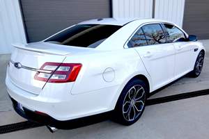 Ford Taurus SHO Plus 2017 Usado en Buen Estado, Sin Accidentes, Volante a la Izquierda/Derecha - Product Image 3