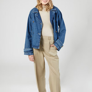 Veste en jean coupe décontractée pour femme, coupe ample pour des tenues confortables de tous les jours - Product Image 4