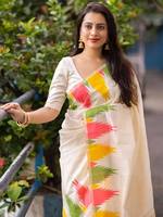 Saree à tisser en soie douce pure avec bordure de contraste de travail en fil d'or pur avec chemisier en brocart Saree de fête traditionnelle