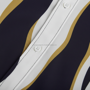 เสื้อเชิ้ตฮาวายลายคลื่นแนวตั้ง แขนสั้น ผ้าเนื้อนุ่ม ระบายอากาศได้ดี คุณภาพสูง เหมาะสำหรับวันหยุดฤดูร้อน เสื้อผ้าผู้ชาย - Product Image 5