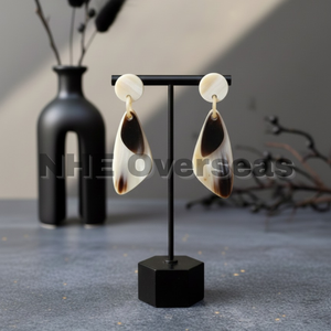 Pendientes Hechos a Mano con Cuerno de Búfalo |   Joyería de Moda Ecológica y Orgánica para Mujeres y Niñas |   Elaborado por NHE Overseas - Product Image 2