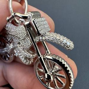 925 Sterling Silver Moto Biker Pendentif Bijoux Personnalisés AAA Cut Moissanite Pendentif hip hop bijoux - Product Image 3