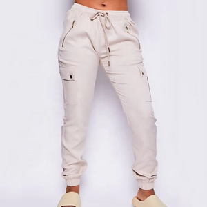 Ensemble haut et pantalon pour femmes nouveau design Ensembles d'uniformes à manches courtes Uniforme médical à fermeture éclair à la mode - Product Image 4