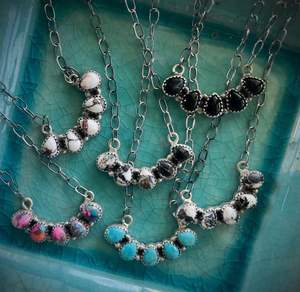 สร้อยคอพระจันทร์เสี้ยวสเตอร์ลิงทำด้วยมือจี้เงินจี้ดวงจันทร์เครื่องประดับช่างฝีมือสร้อยคอเครื่องประดับที่ทันสมัยเรียบง่ายของขวัญเครื่องประดับสำหรับเธอ - Product Image 1