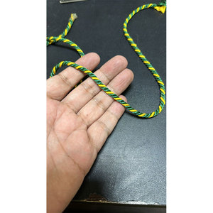 Cordón de corneta de poliéster 100% hecho en Pakistán, patrón de borlas trenzadas tricolores, prendas de longitud personalizada, textiles para el hogar, acabado recubierto - Product Image 3