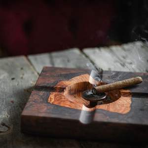 Nueva Llegada Modern JOINT COUSTEM Diseño Forma Resina epoxi y Cenicero de madera Junta Color personalizado Logo Portátil Interior y exterior - Product Image 1