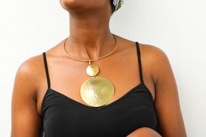 Collier en laiton fait à la main de haute qualité pour femmes et filles plaqué or avec une belle finition pour les mariages et les fêtes - Product Image 6