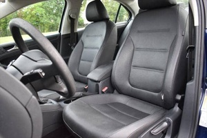 Sedán Turbo Usado del 2012, Volante a la Izquierda, Asientos de Cuero, Interior Claro - Product Image 3