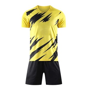 Ropa de fútbol Conjuntos de uniformes personalizados Kits de equipo asequibles Camisetas de fútbol de secado rápido transpirables para clubes y entrenamiento deportivo - Product Image 6