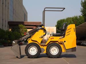 รถตักล้อยางขนาดเล็ก เครื่องยนต์เบนซิน 23 แรงม้า มาตรฐาน EPA  รับน้ำหนักได้ 400 กิโลกรัม  รถตักหน้าขนาดกะทัดรัด สำหรับสวนและฟาร์ม พร้อมเครื่องยนต์ Briggs & Stratton - Product Image 3
