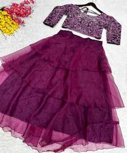 À la mode rayonne soie fil à broder séquence travail lehenga choli avec dupatta fête porter prix de gros vêtements ethniques - Product Image 4