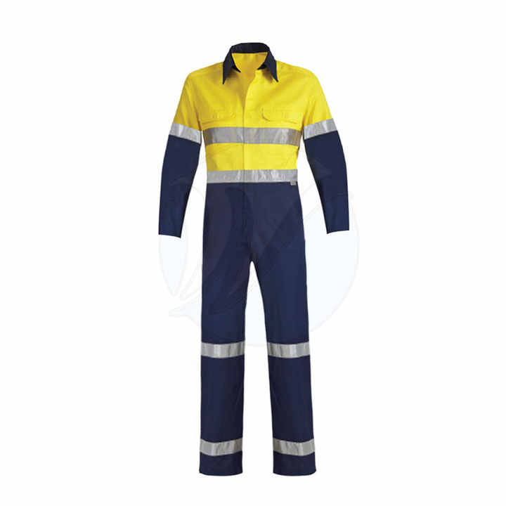 2023 Lightweight Fireproof Coverall Customized Protective Work Clothing with Reflective Safety Features Breathable Design