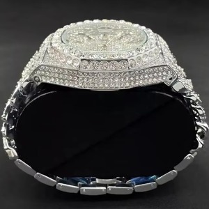 Montre en diamant glacé de luxe pour hommes Mouvement à quartz clouté entièrement en strass pour les fêtes et la mode-Qualité d'exportation pour l'Inde - Product Image 4