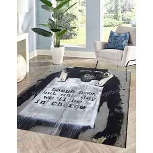 Tapis imprimé graffiti : Art moderne pour votre espace, avec tapis à poils doux - Product Image 1