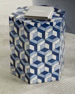 Table d'appoint en incrustation d'os artisanale, mettant en valeur l'art intemporel pour les thèmes de décoration intérieure classiques modernes - Product Image 2