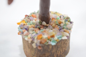 Natural Healing <b>Crystal</b> Agate Stone Seven Chakra Gemstone Tree for Positive in Your Home Seven Color <b>Chips</b> Tree Wholesale - Product Image 4