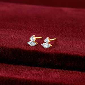 Boucles d'oreilles Lumina Marquise en or avec diamants cultivés en laboratoire - Product Image 6